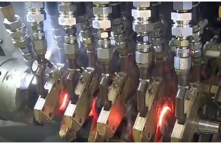 Automatic crankshaft induction heating furnace